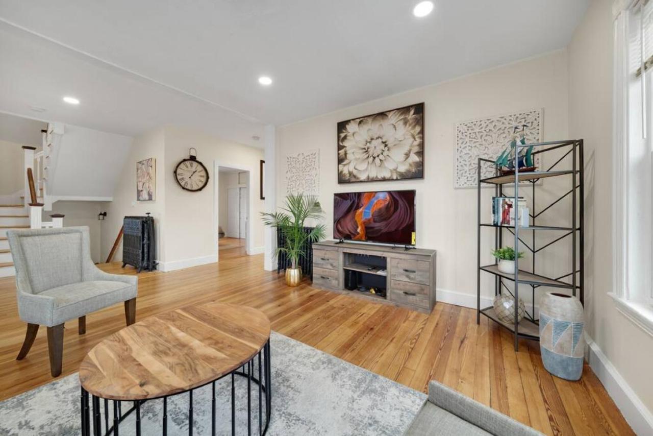 5Br 2Bh Bright & Spacious Apt In Brighton Boston Esterno foto